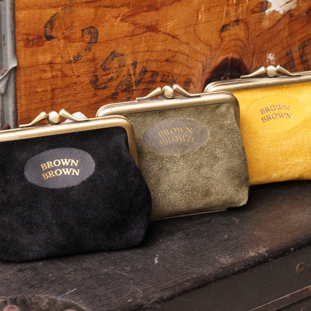 [ブラウンブラウン]牛革スエード がま口ウォレット