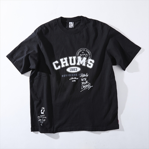 チャムス | 守矢努 CHUMS College T-Shirt | Tシャツ | GO OUT Online 