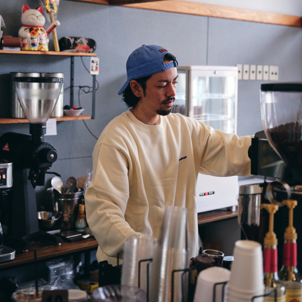 [デヴァドゥルガ]LOGO SWEAT