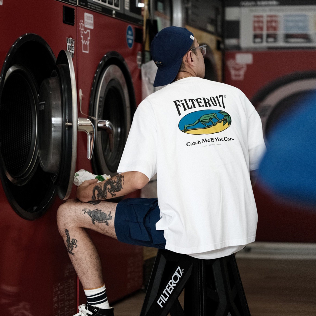 [フィルターゼロイチナナ]FILTER017® Daily Explorer™ フロッグ グラフィックTシャツ