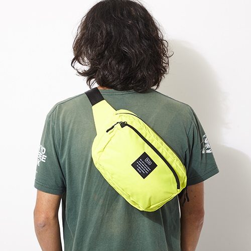 キウ 300d Body Bag ショルダーバッグ Go Out Online アウトドアファッションの総合通販サイト