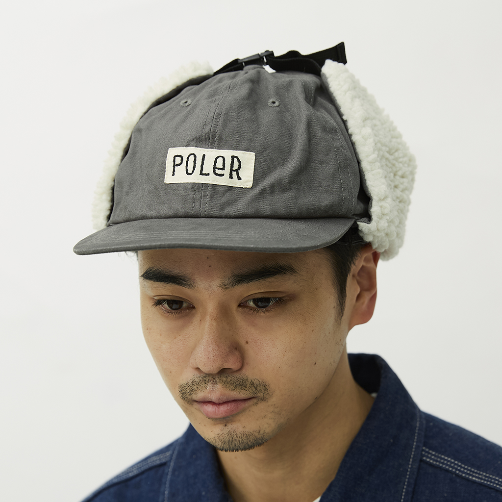 [ポーラ]COTTON BOA FLAP CAP