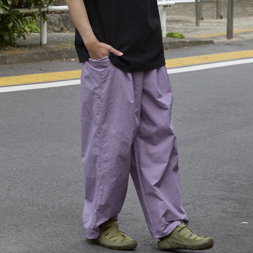 [ポーラ]SHIRRING NYLON PARACHUTE PANTS