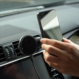 [ルート]PLAY EZ1 MagSafe Wireless Car Charger(ブラック)