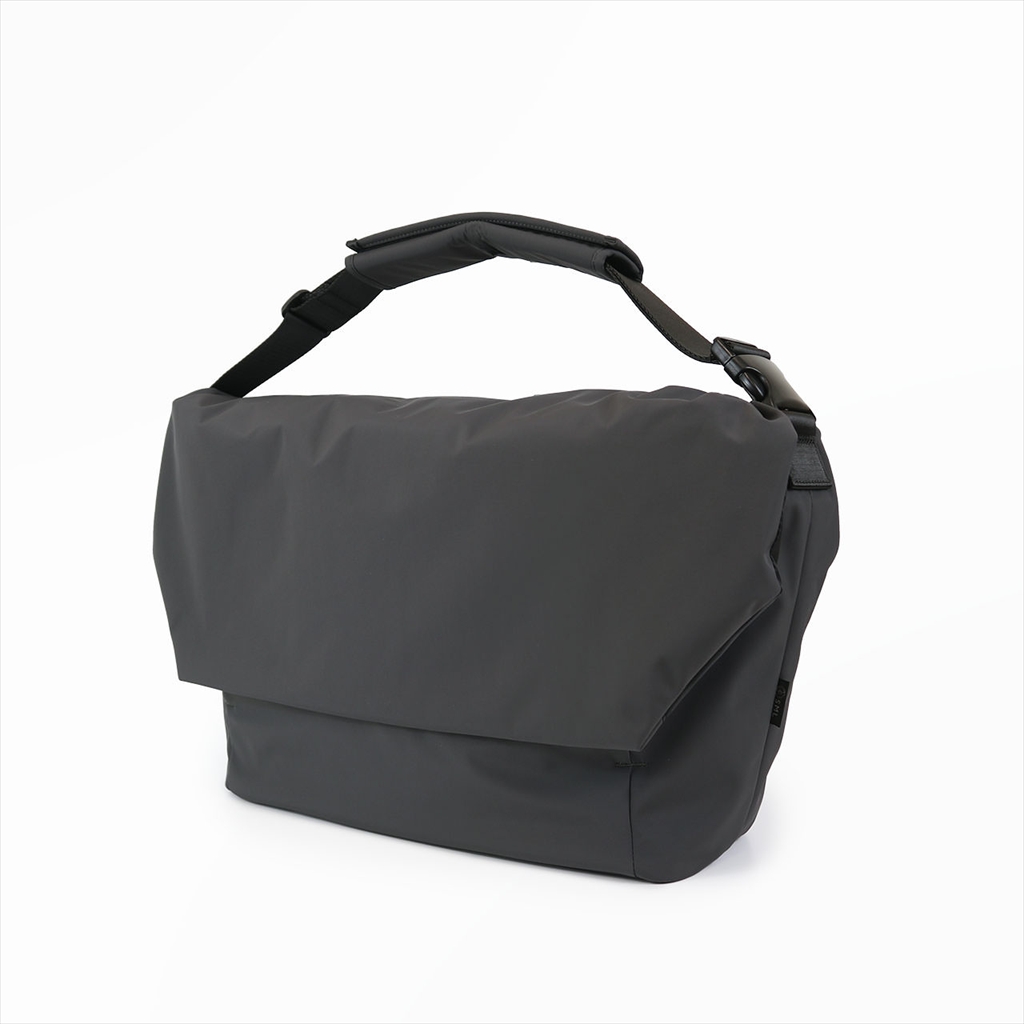[エスエムエル]UNIVERSE MESSENGER BAG