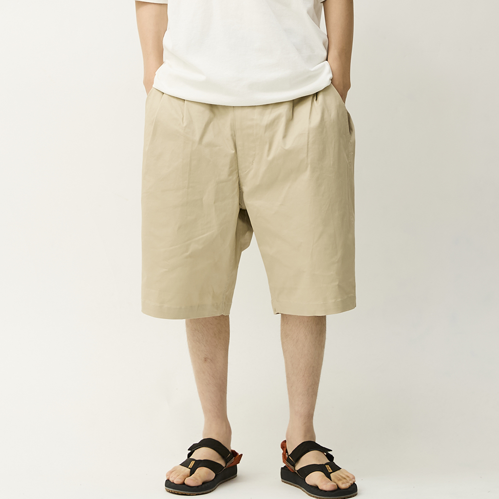 [ユニフォーム アウトドア スタンダード]STRETCH CHINO CLOTH TWO TUCK WIDE HALF PANTS