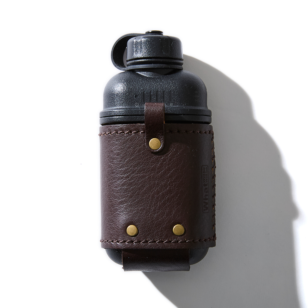 [ホワットウィルビーウィルビー]【NESTOUT】OUTDOOR BATTERY オイルレザーケース 中
