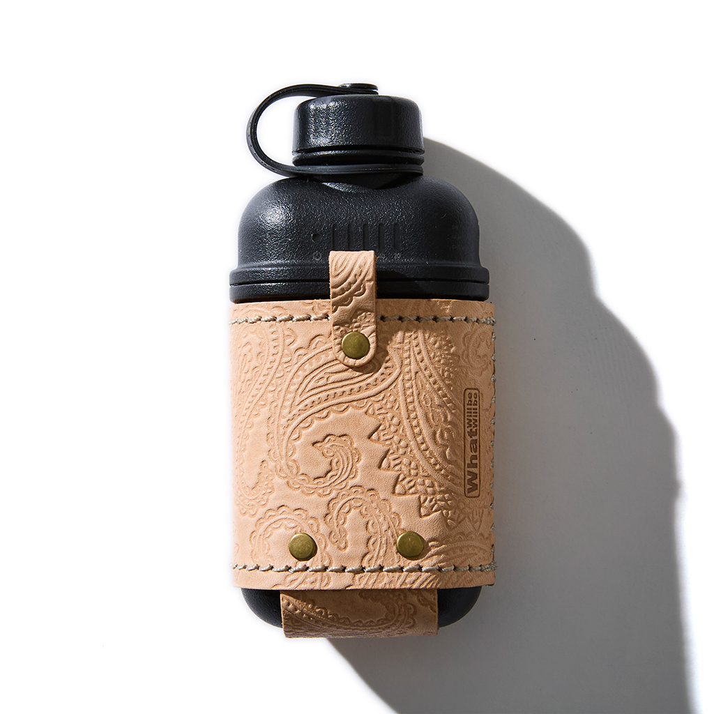 [ホワットウィルビーウィルビー]【NESTOUT】OUTDOOR BATTERY ペイズリー柄レザーケース 中